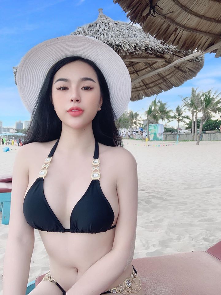Chia sẻ ảnh bikini siêu mỏng Minh Anh cực gợi cảm nhất