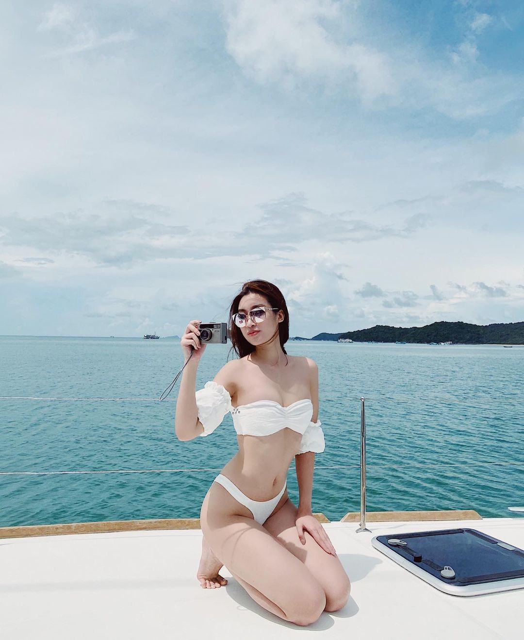 Dung mạo Đỗ Mỹ Linh bikini đường cong hấp dẫn nhất