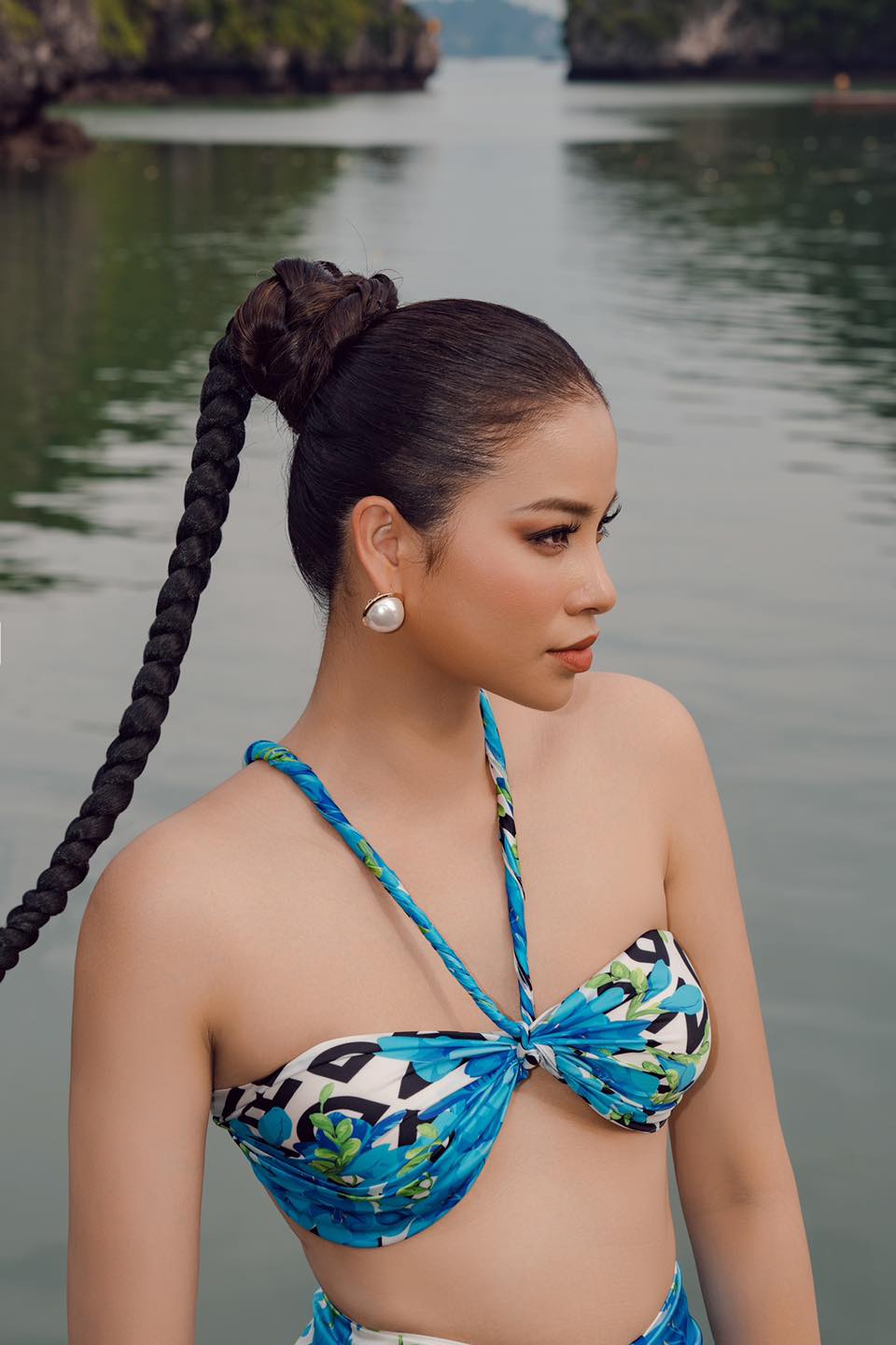 Top những Phạm Hương mặc bikini mặt đẹp hấp dẫn