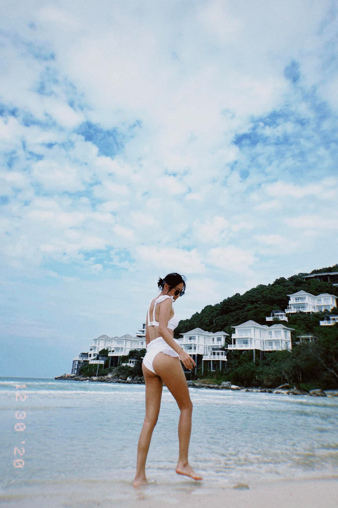 Bộ sưu tập hình Văn Mai Hương bikini cực gợi cảm với vòng 1 căng tròn
