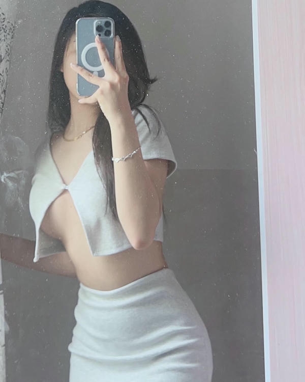 Mi Trần ảnh body