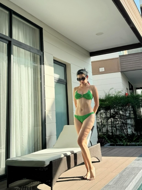 Huyền My tươi trẻ trong nắng hè rực rỡ