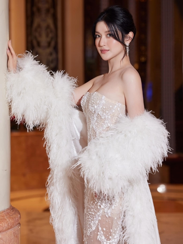 Vẻ đẹp dịu dàng đầy cuốn hút của Huyền My