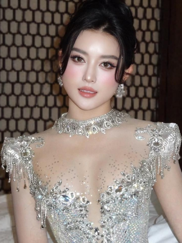 Vẻ đẹp lộng lẫy nổi bật sự kiện