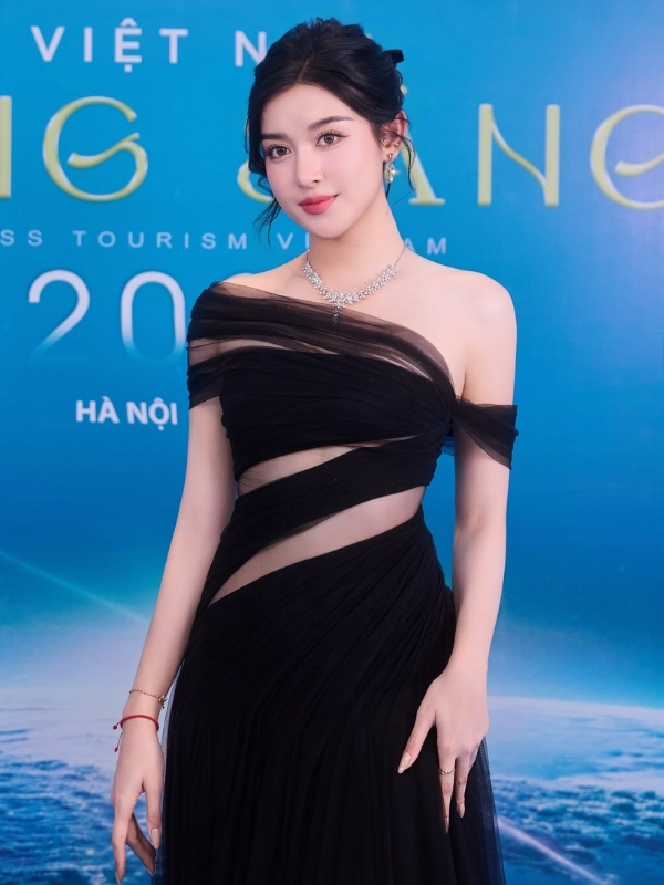 Á hậu Huyền My sexy gợi cảm