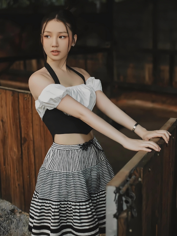 Amee sexy phong cách cổ điển lạ mắt