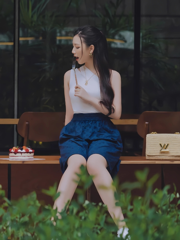 Amee sexy dễ thương với outfit denim