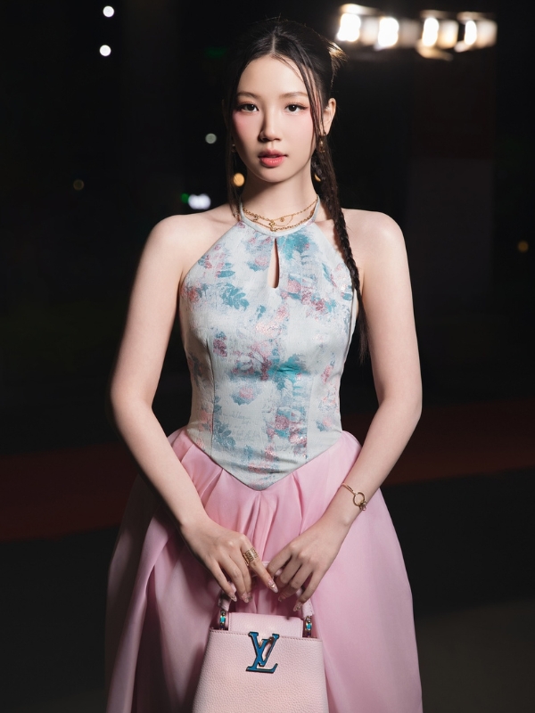 Amee sexy hóa nàng công chúa nhẹ nhàng