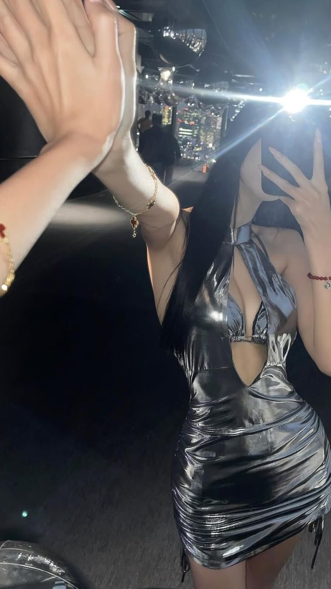 Ảnh body nữ đẹp chất che mặt