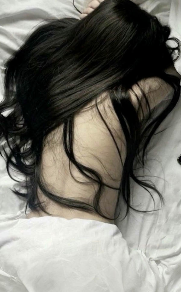 ảnh chụp trong nhà nghỉ con gái