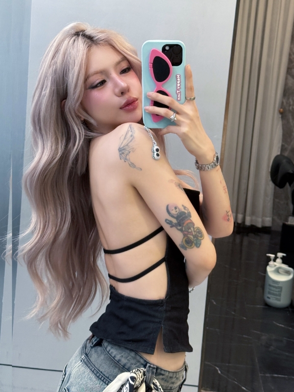 Ảnh Ciin Bùi Thảo Ly TikTok diện áo ba lỗ