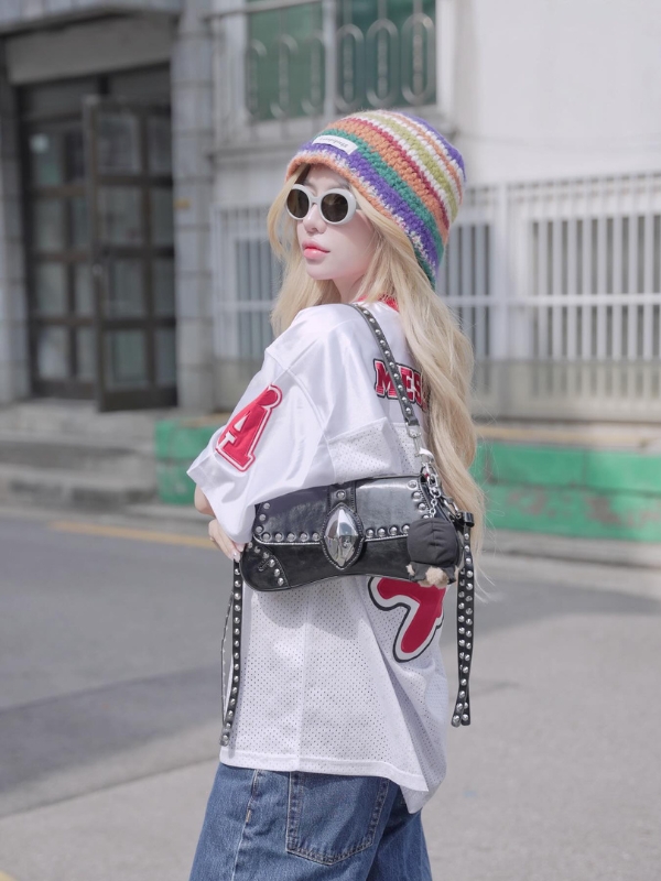 Ảnh street style Ciin Bùi Thảo Ly TikTok