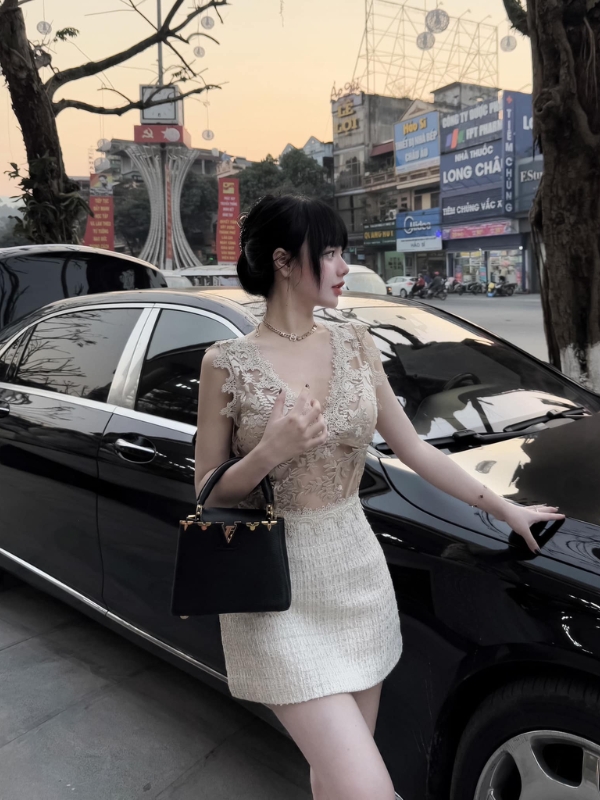 Ảnh cô giáo Hương vú to sexy