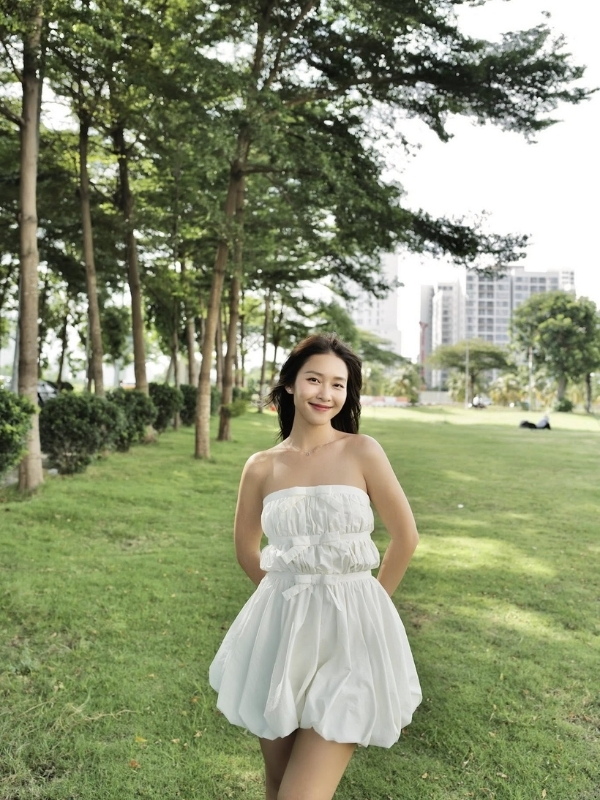 Ngọt ngào và tinh khôi giữa khung trời xanh mát.