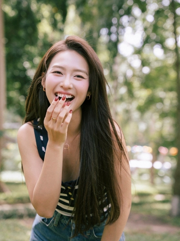 Dịu dàng, ngọt ngào trong ánh nắng vàng.