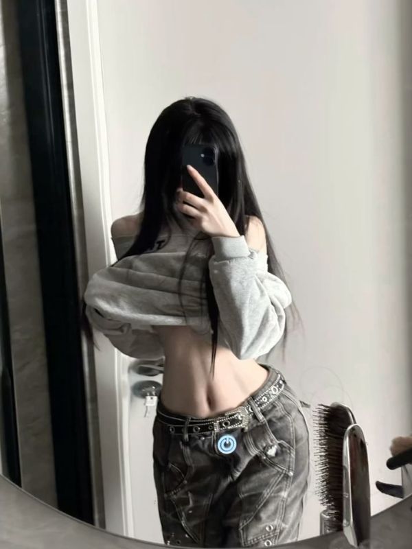 Ảnh eo thon che mặt ngầu