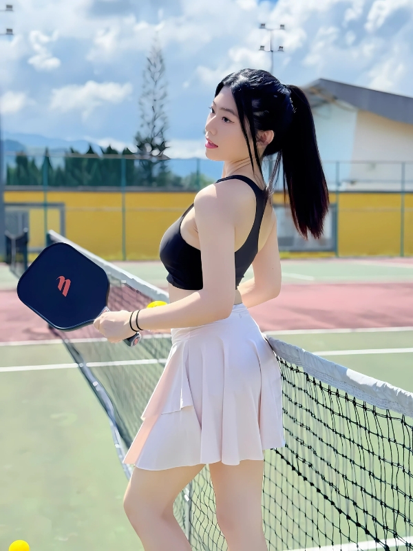 ảnh gái chơi pickle ball