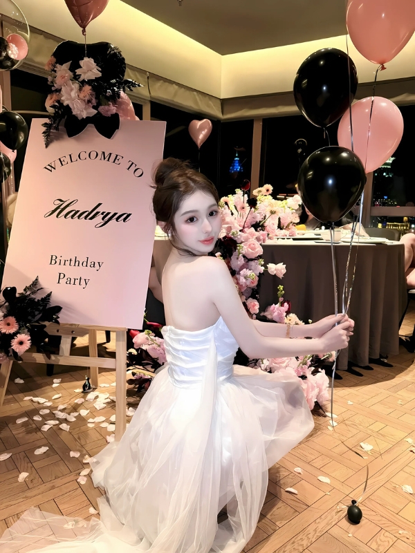 Công chúa nhỏ chúc mừng sinh nhật