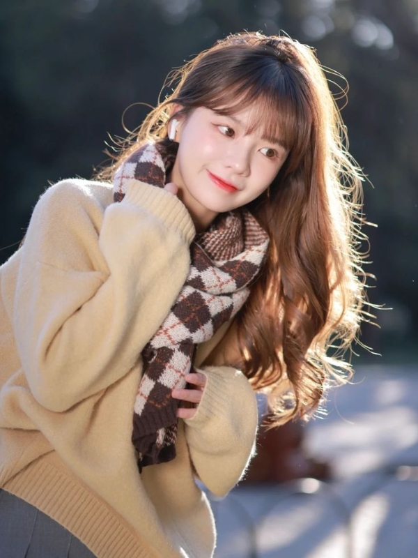 Ảnh gái mạng cute mặc len giữa trời lạnh