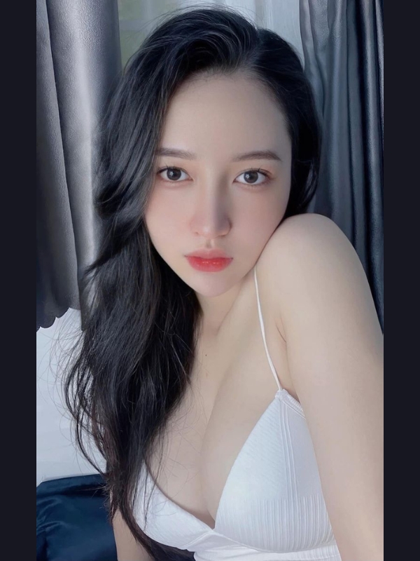 Ảnh gái Việt Nam sexy mặc váy ngủ trắng