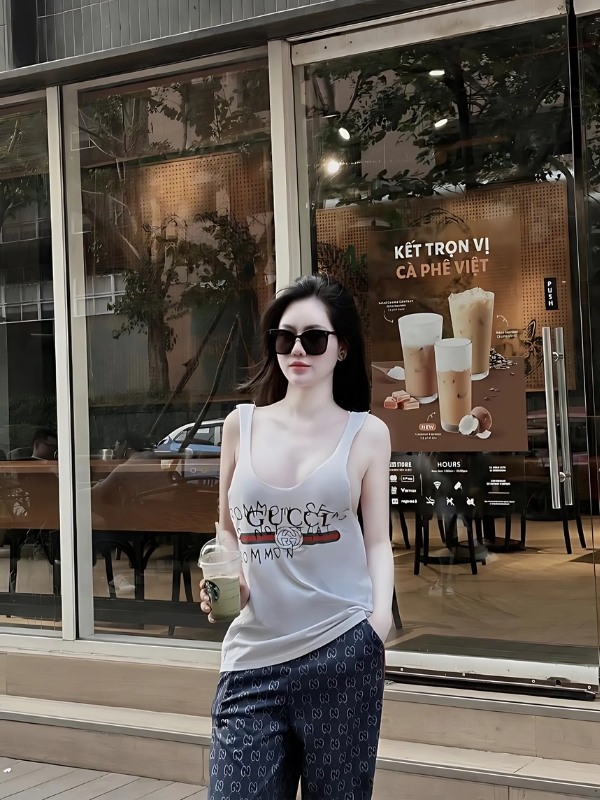 Ảnh gái Việt Nam sexy dạo phố năng động