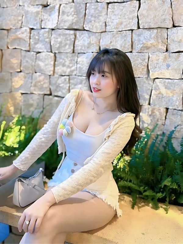 Ảnh gái Việt Nam sexy mặc váy trắng quyến rũ