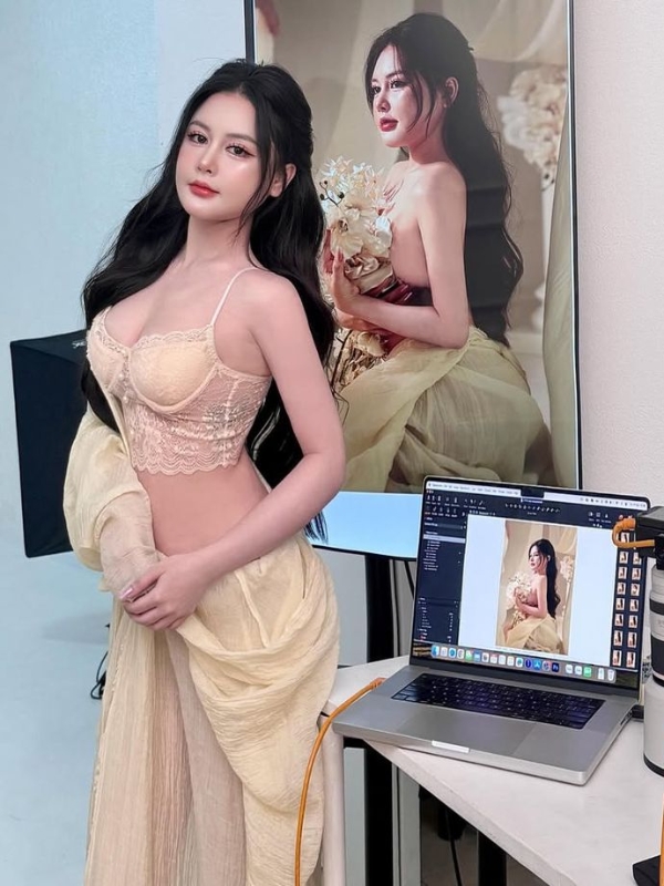 Ảnh gái Việt Nam sexy trong studio thời trang