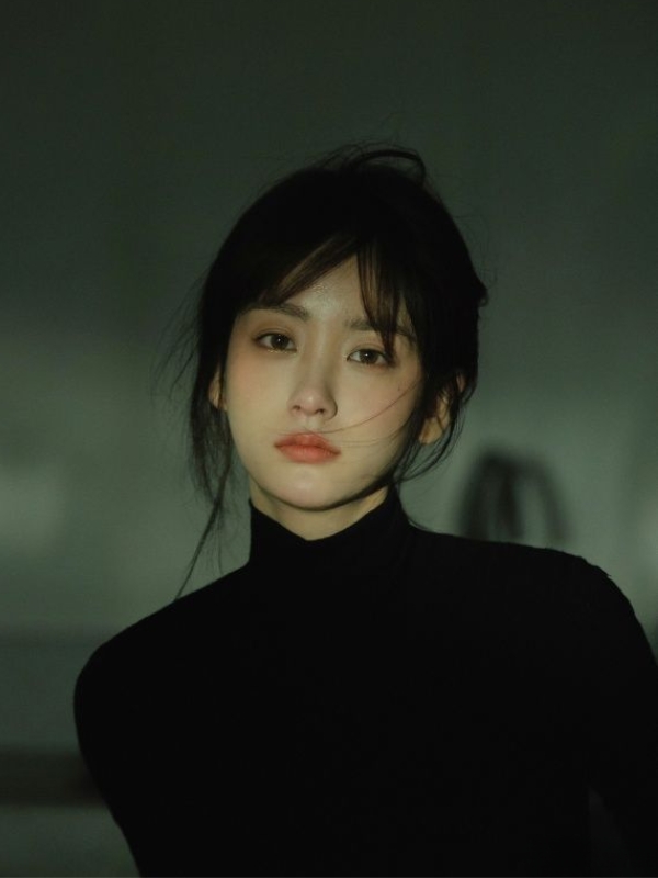 ảnh cô gái buồn