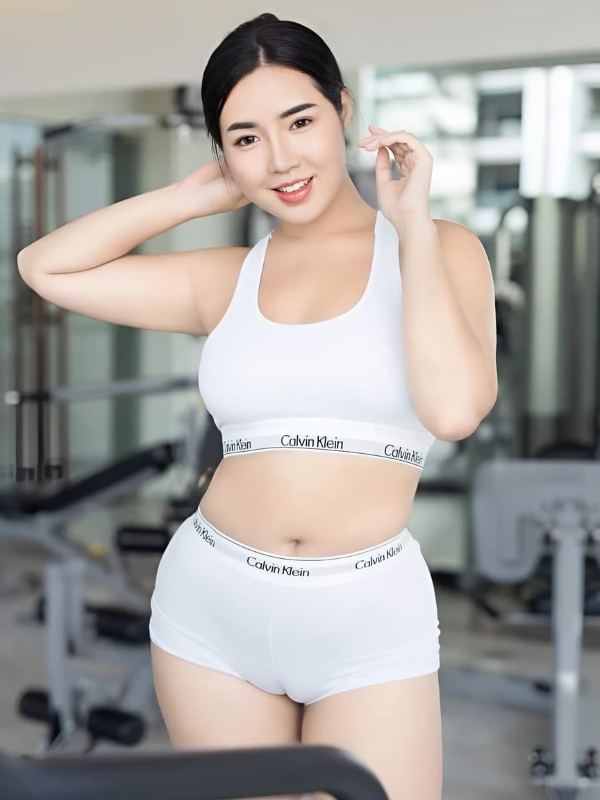 Nét quyến rũ của gái xinh mu to