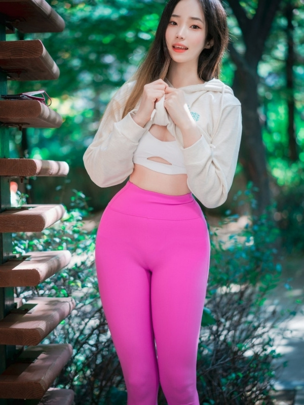 ảnh gái yoga mặc đồ thể dục bó