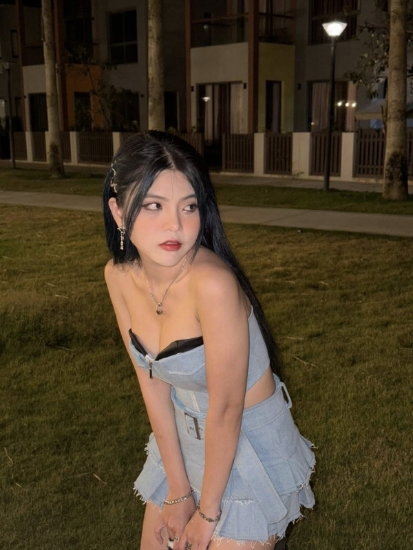 Ảnh hot girl tiktok Reency Ngô duyên dáng, đáng yêu.