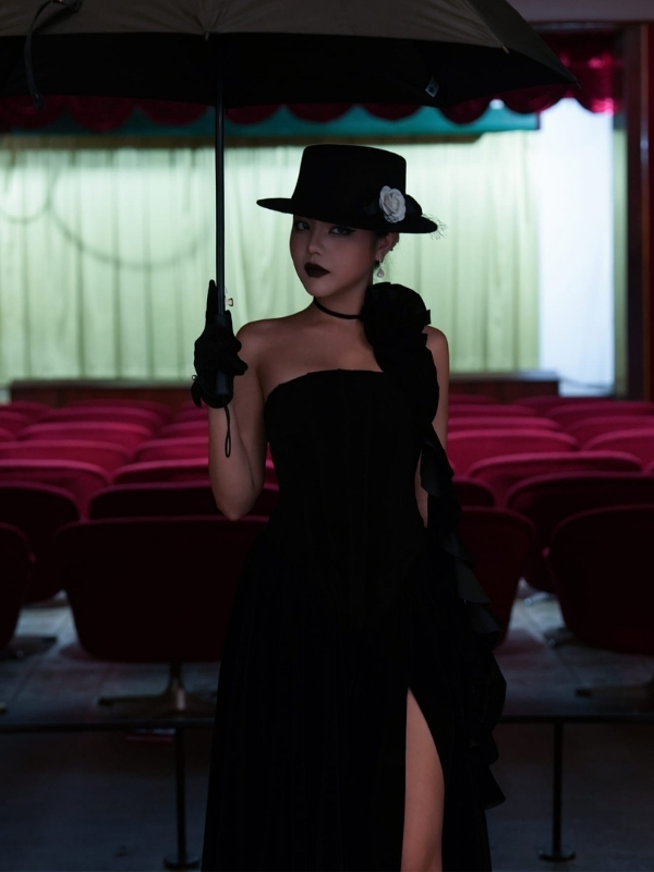 Ảnh hot girl tiktok Reency Ngô hóa nàng tiểu thư.