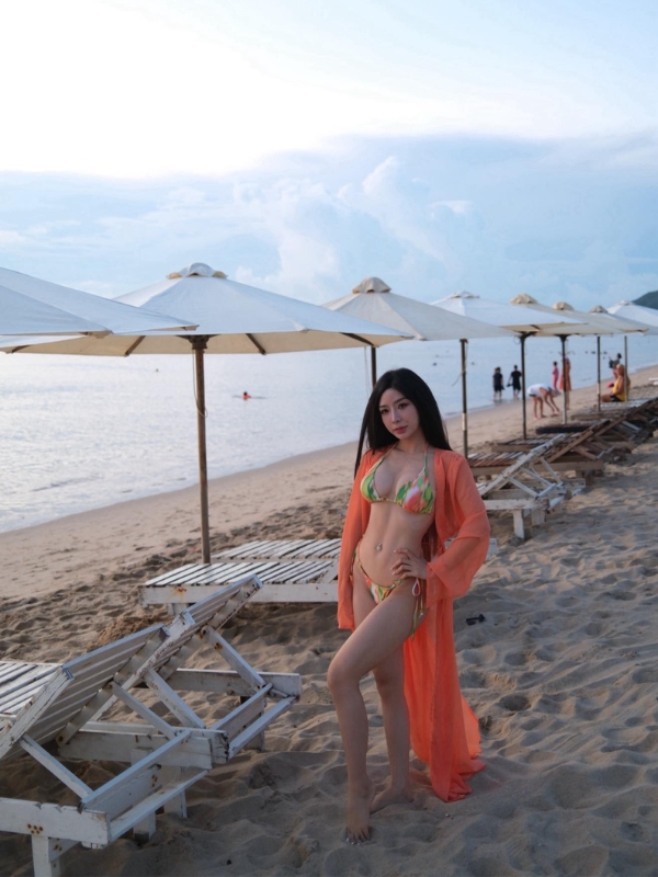 Ảnh Phạm Hồng Nhung bikini