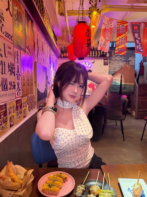 Bữa tối rực rỡ cùng nụ cười xinh