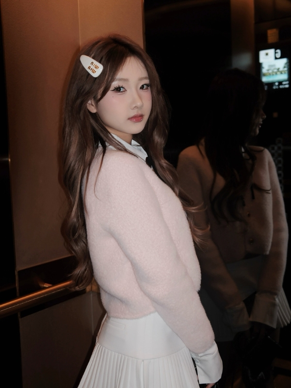 Ánh nhìn lạnh lùng nhưng đầy cuốn hút