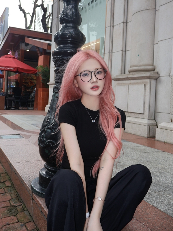 Nét đẹp dịu dàng giữa góc phố quen