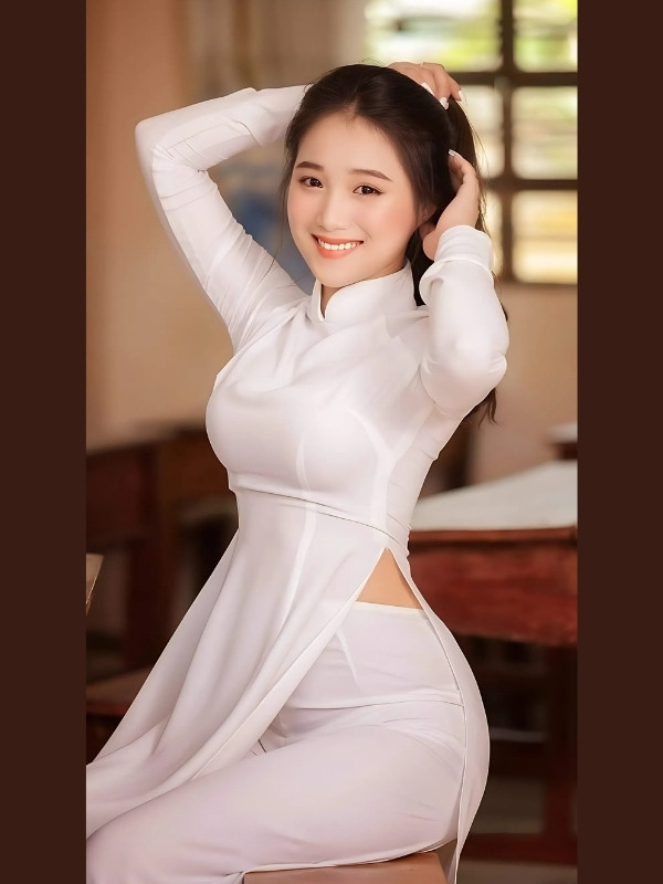 Áo dài mông to đẹp hút hồn mọi ánh nhìn