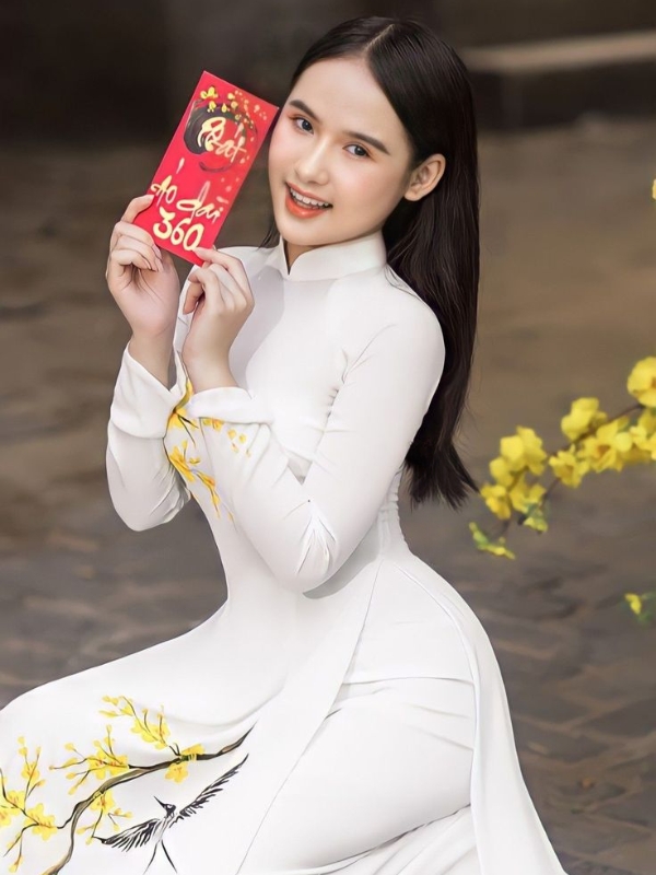 Hot girl áo dài mông to dịu dàng Tết
