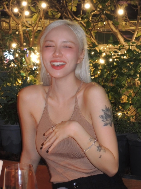 Phương Ly tỏa sáng với thần thái tự nhiên