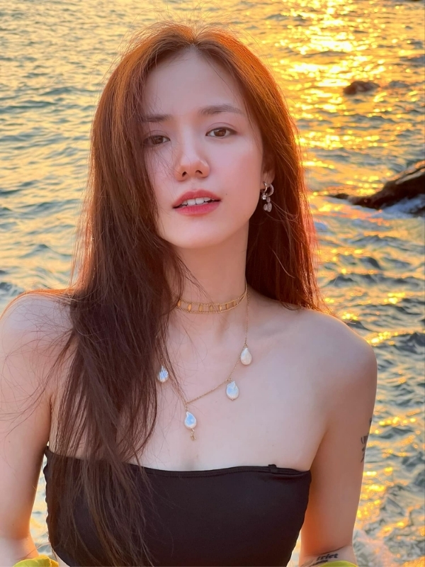 Vẻ đẹp kiêu sa đầy sự cuốn hút nữ tính