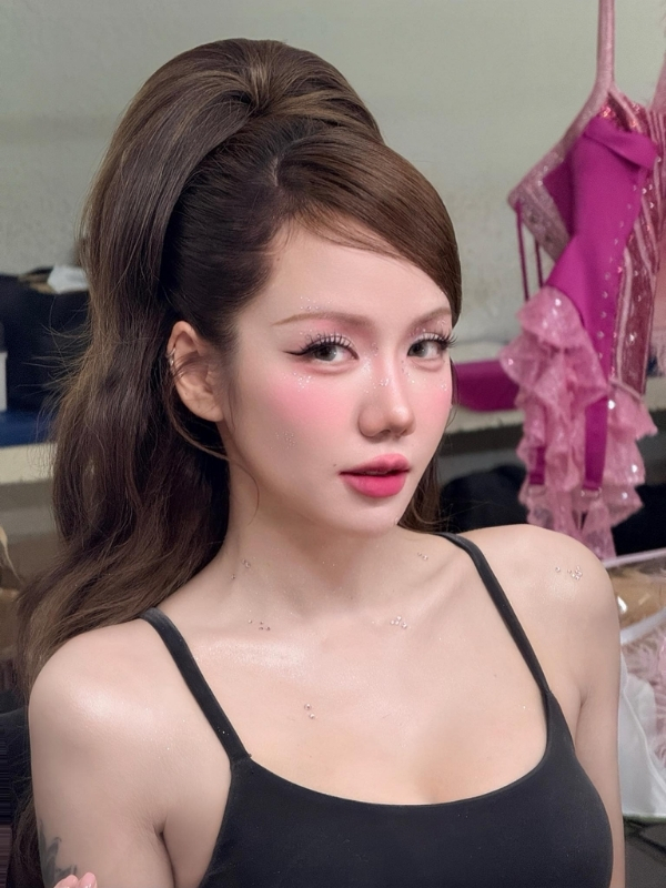 ca sĩ Phương Ly sexy trong tạo hình thời thượng