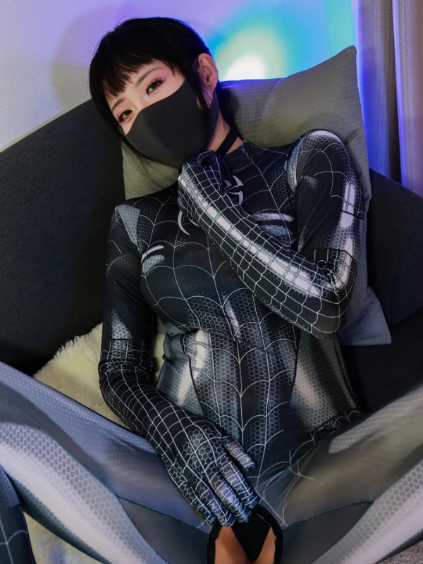 cosplay spider man girl 18+