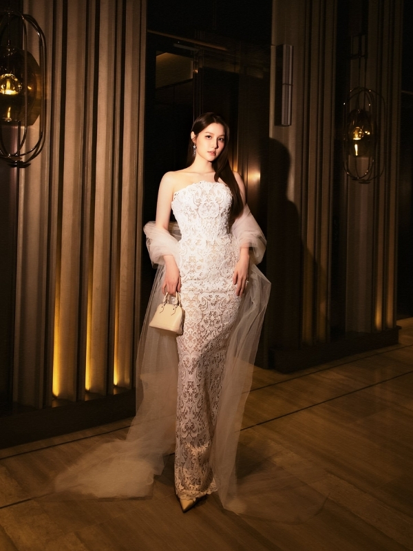 Hình ảnh gái xinh mặc đồ xuyên thấu