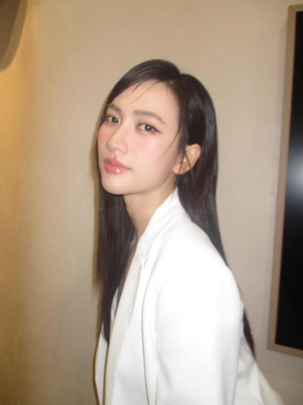 Góc nghiêng thần thái dịu dàng