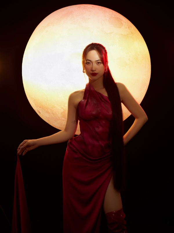 Đằm thắm dưới ánh trăng tròn