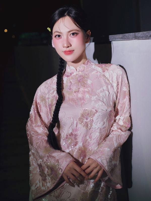 Phương Anh Đào nền nã, tinh khôi