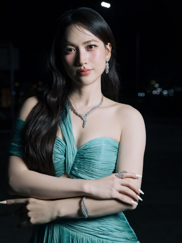 Thần thái cuốn hút về đêm