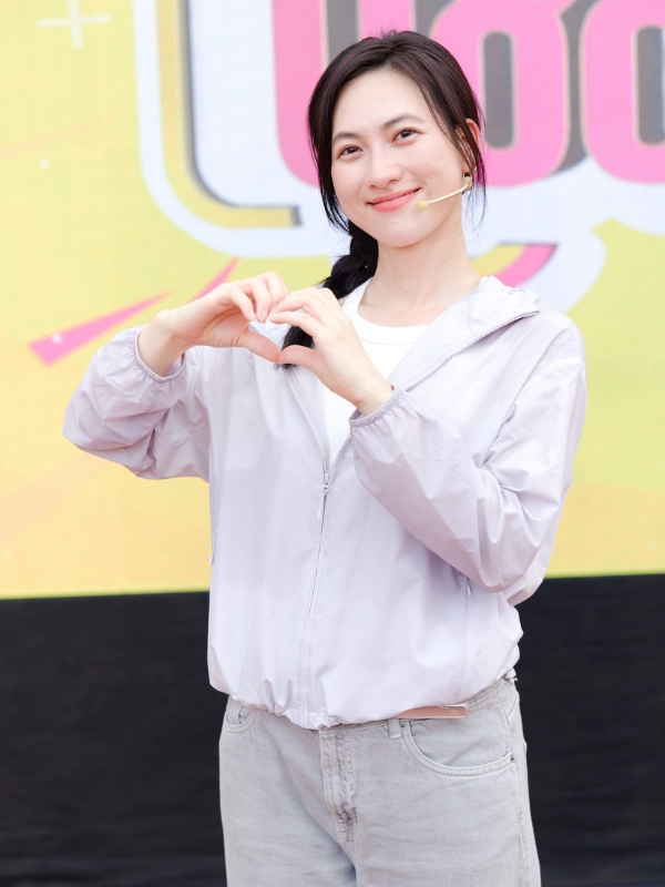 Gương mặt sáng rực rỡ