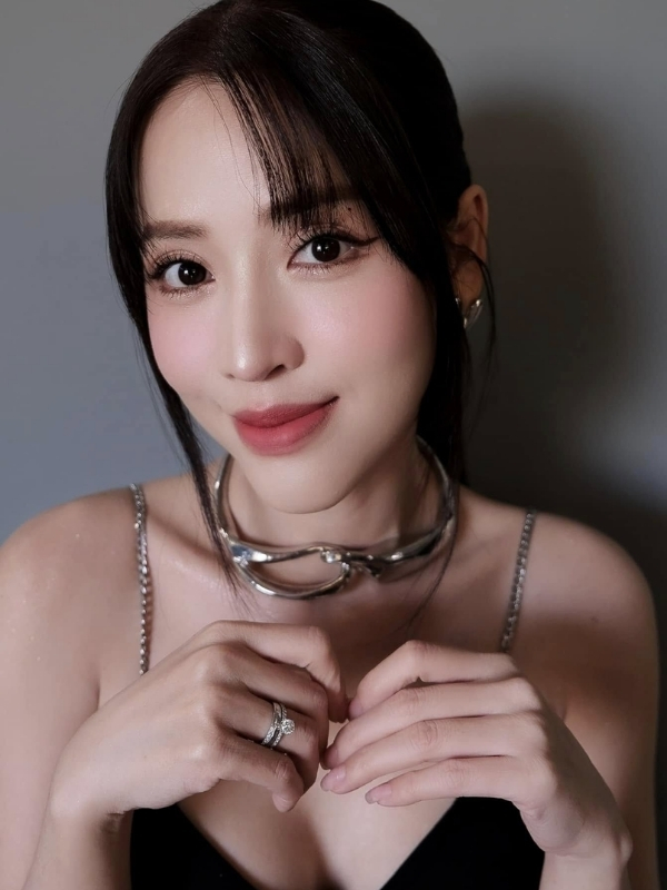 Gợi cảm với son đỏ