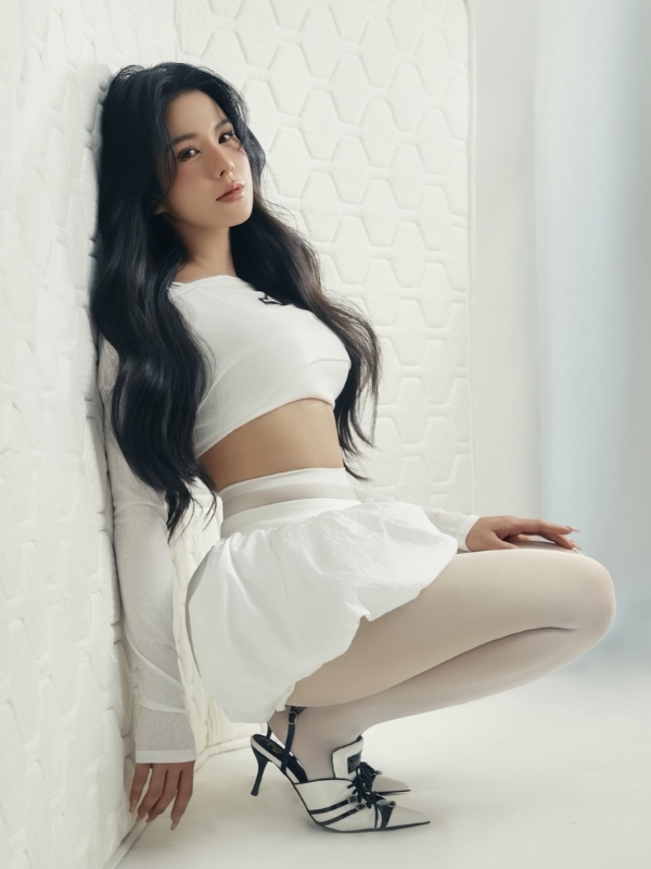 Thần thái tự tin, phong cách sang trọng.